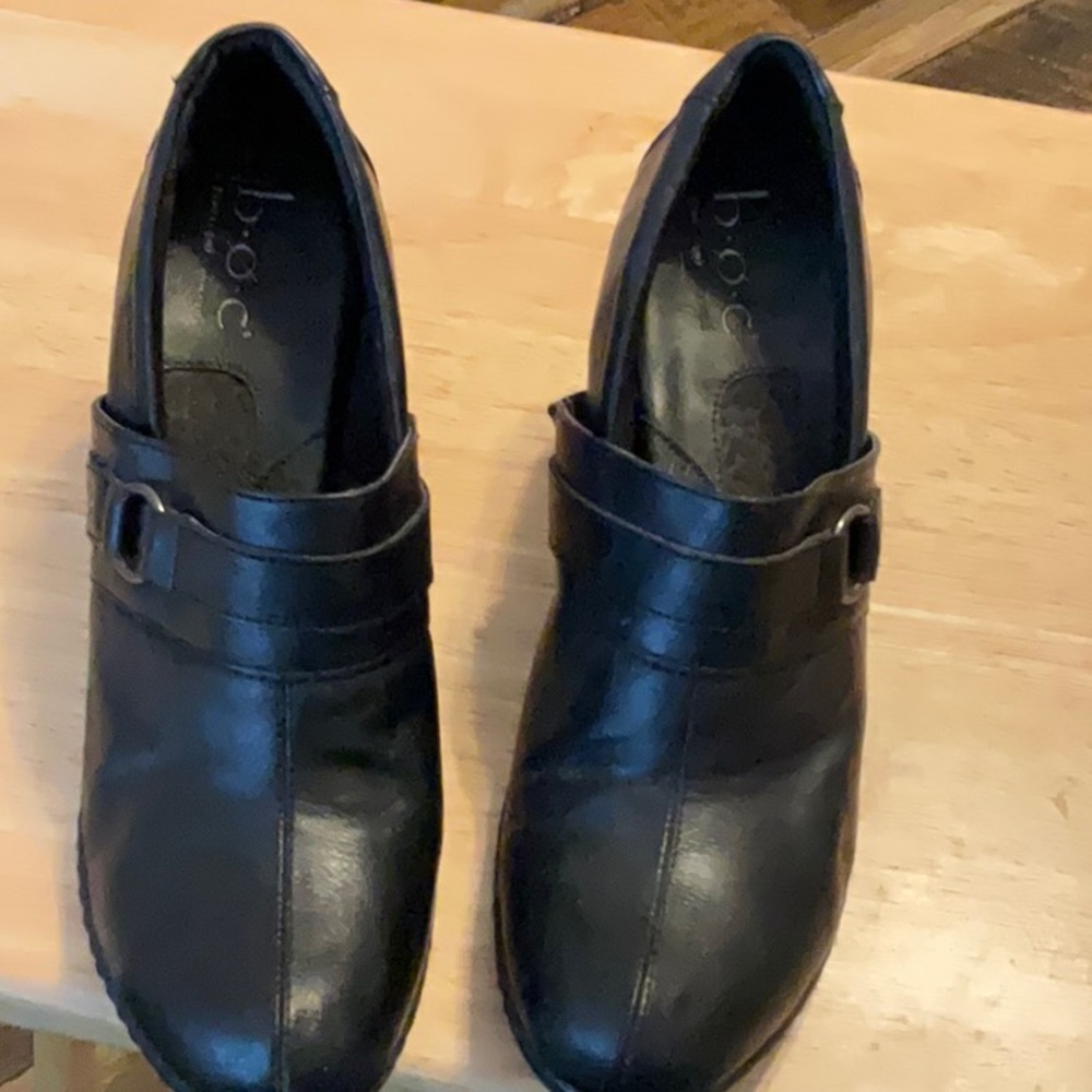 Cute black BOC loafer style shoes 2 3/4 “ size 39 size 8. Leather